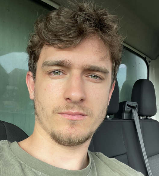Nicolás T.